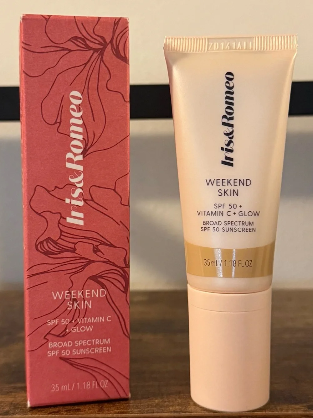 Iris & Romeo Weekend Skin SPF 50 Instant Glow Tinted Mineral Sunscreen  35 ml